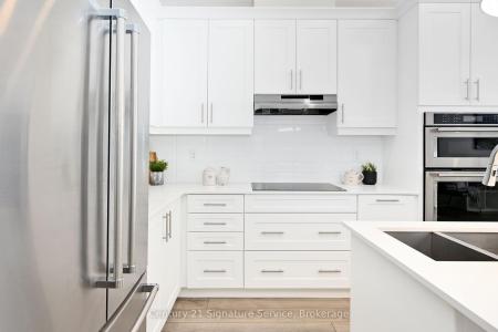 8 COSMOPOLITAN COMMON E, St. Catharines, Ontario L2M 0B8, Canadá