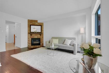 431 CARRUTHERS AVENUE, Newmarket, Ontario L3X 2C1, CANADÁ