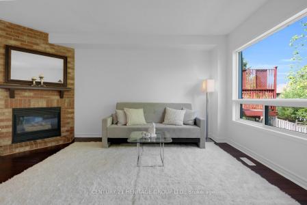 431 CARRUTHERS AVENUE, Newmarket, Ontario L3X 2C1, CANADÁ