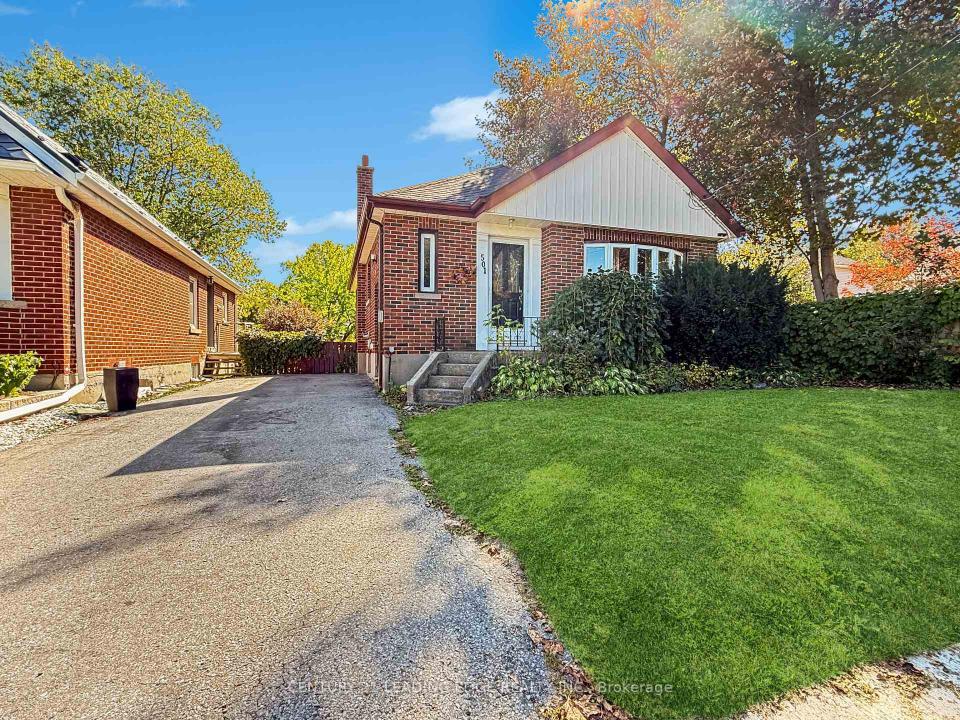 501 BOND STREET E, Oshawa, Ontario L1G 1C2, Canada