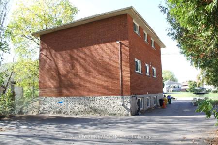 30 MOSCRIP ROAD, Cambridge, Ontario N1R 4X6, Canada