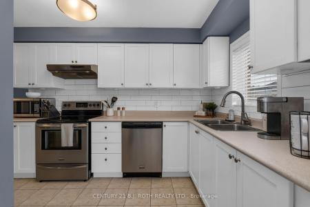 35 MCCANN LANE, Essa, אונטריו L0M 1B4, קנדה