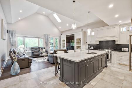 1894 SIMCOE BOULEVARD, Innisfil, Ontario L9S 4N4, Canada