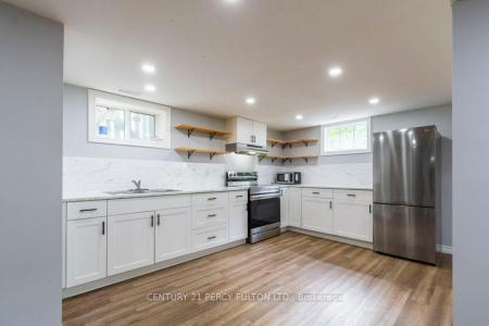 71 PRINCE OF WALES DRIVE, Belleville, Ontario K8P 2T6, Kanada