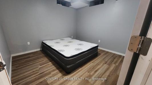 7977 HACKBERRY TRAIL, Niagara Falls, Ontario L2H 0P1, Canadá