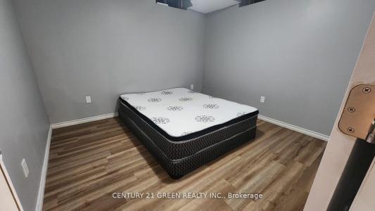 7977 HACKBERRY TRAIL, Niagara Falls, Ontario L2H 0P1, Canadá