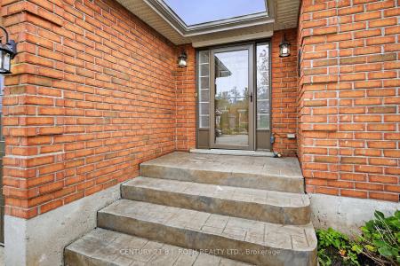 655 GLEN CEDAR CRESCENT, Innisfil, Ontario L9S 2J5, Kanada