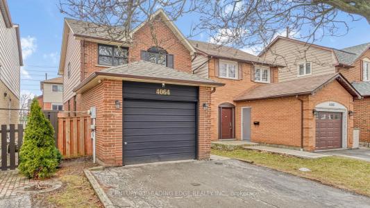4064 TEAKWOOD DRIVE, Mississauga, Ontario L5C 3L5, Canada