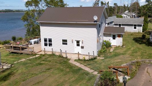 39 RIVERBANK DRIVE, Johnstons River, Prince Edward Island C1B 3E7, Canada