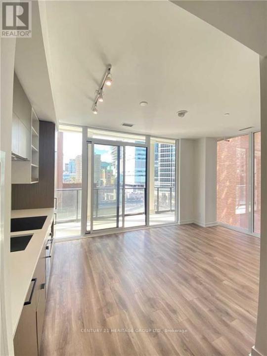 20 EDWARD STREET, Toronto (bay Street Corridor), 安大略省 M5G 1C9, 加拿大