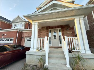 386 GROVEHILL CRESCENT, Kitchener, Ontario N2R 0L5, Canada