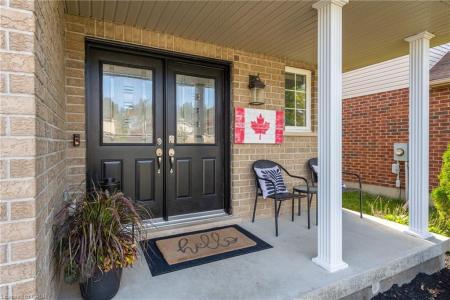 153 PORCHLIGHT DRIVE, Elmira, Ontario N3B 0A3, Canada