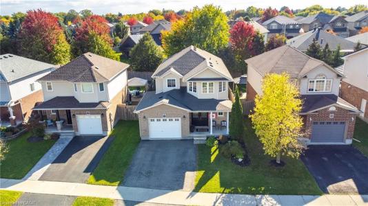 153 PORCHLIGHT DRIVE, Elmira, Ontario N3B 0A3, Canada