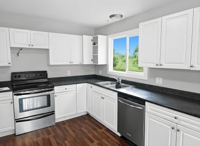 28140 56 AVENUE, Abbotsford, British Columbia V4X 2P2, Canada