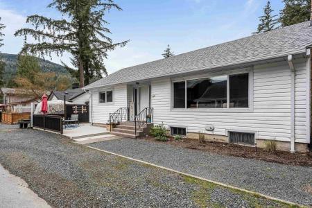 404 BIRCH STREET, Cultus Lake, British Columbia V2R 4Z3, Canada