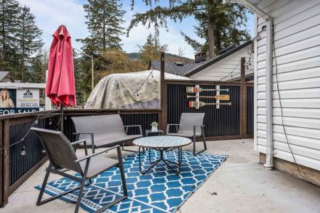 404 BIRCH STREET, Cultus Lake, British Columbia V2R 4Z3, Canada