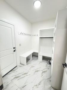 709 MANDALAY AVENUE, Carstairs, Alberta T0M 0N0, Canadá