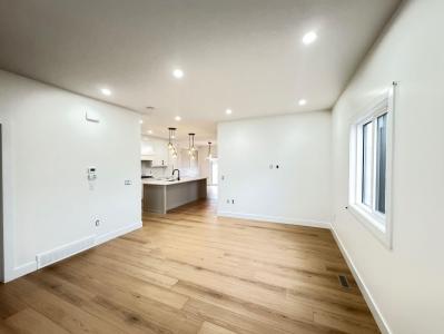 709 MANDALAY AVENUE, Carstairs, Alberta T0M 0N0, Canadá