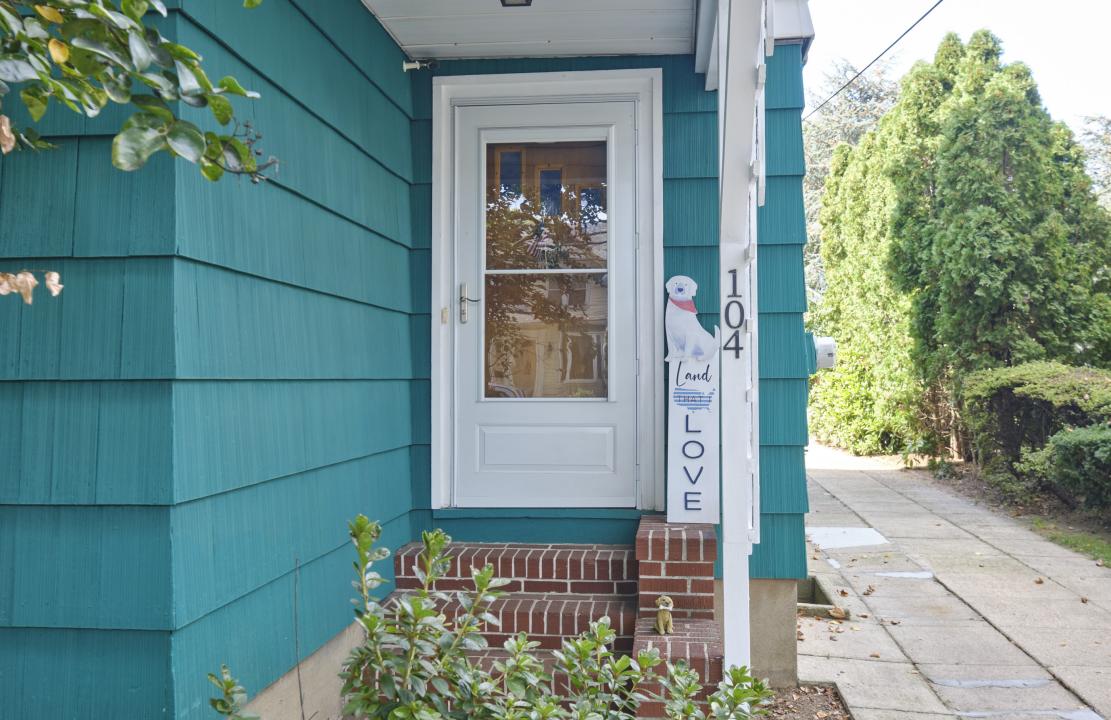 104 Geranium Avenue, Floral Park, Nowy Jork 11001, USA