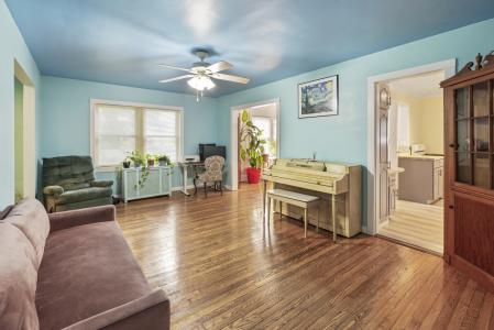 104 Geranium Avenue, Floral Park, Nowy Jork 11001, USA