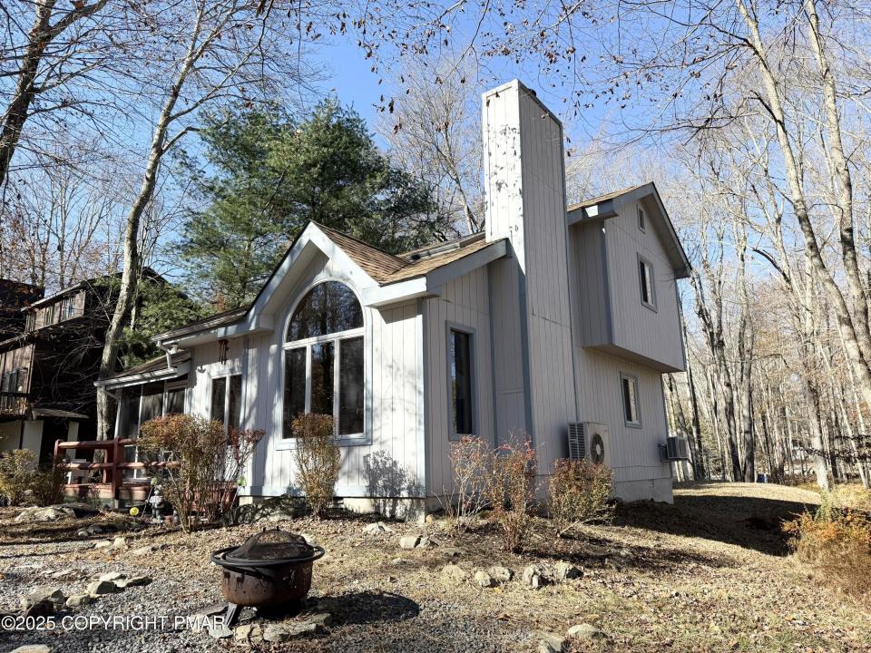 135 Sitka Drive, Pocono Lake, Pennsylvania 18347, Stati Uniti