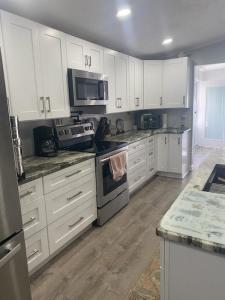 417 DOLPHIN DRIVE S, OLDSMAR, Florida 34677