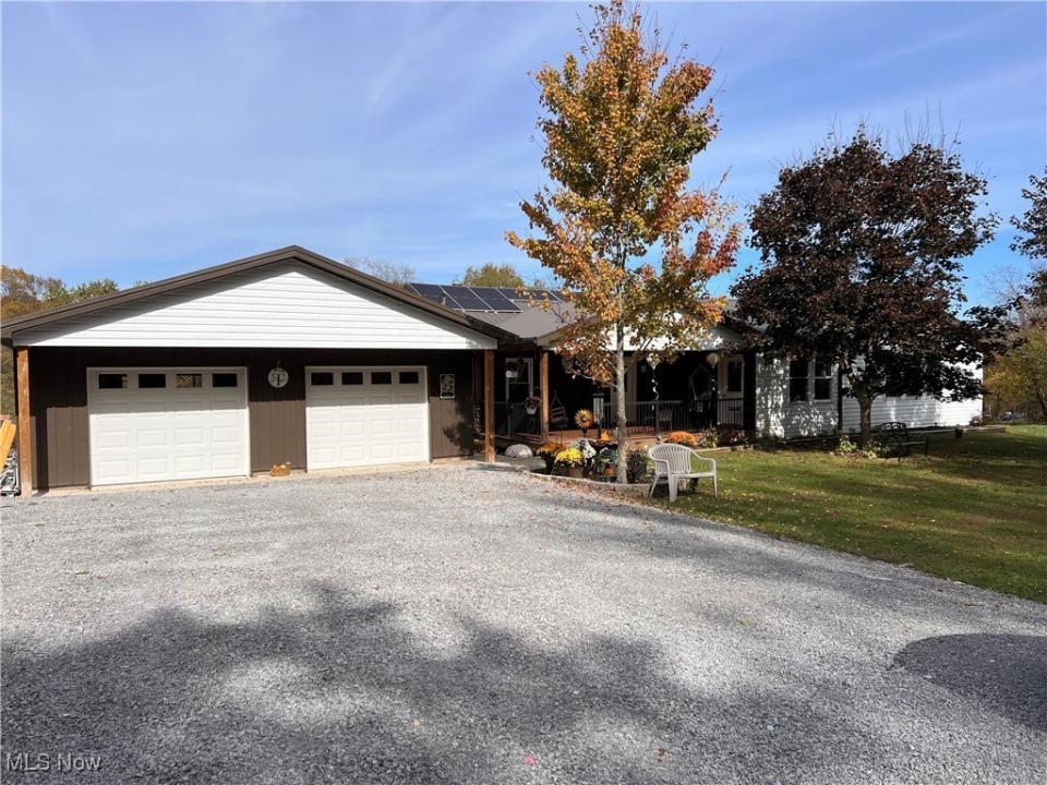 46208 Pine Hollow Road, Rogers, Ohio 44455