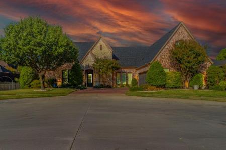 4001 Fairmont Court, Bedford, Texas 76021