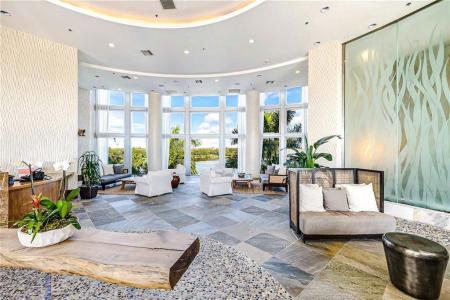 2641 N Flamingo Rd #2204N, Fort Lauderdale, Florida 33323, Stati Uniti