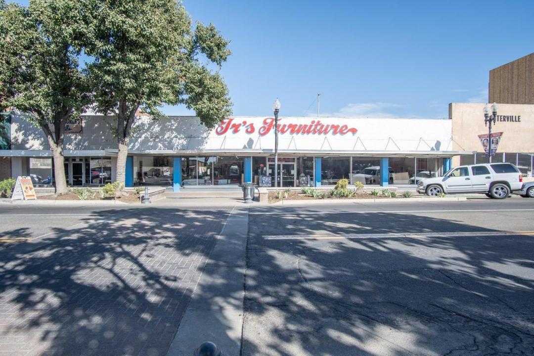 40 N Main Street, Porterville, Californie 93257, États-Unis