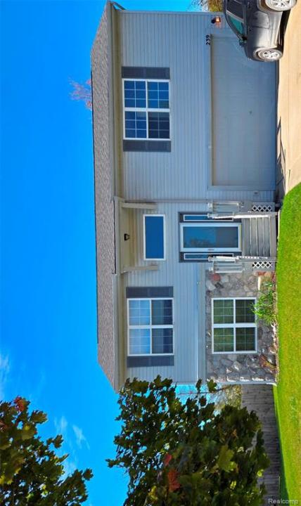 239 Andover Woods , Fenton, Michigan 48430