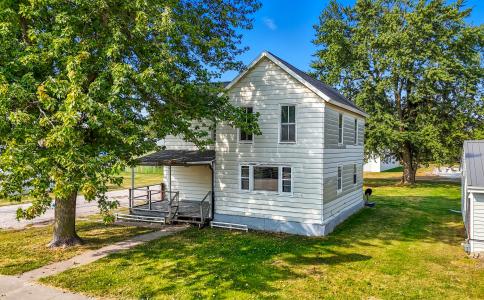 715 N 8th Ave., Washington, Iowa 52353, USA