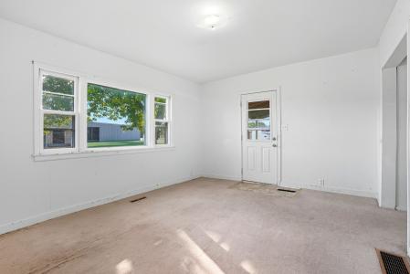 715 N 8th Ave., Washington, Iowa 52353, USA