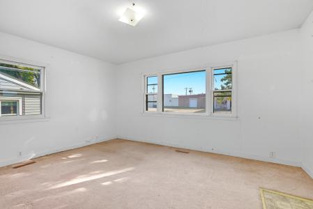 715 N 8th Ave., Washington, Iowa 52353, USA