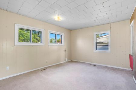 715 N 8th Ave., Washington, Iowa 52353, USA