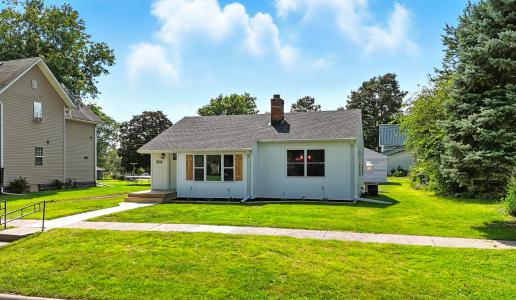 1103 N Iowa Ave., Washington, Iowa 52353