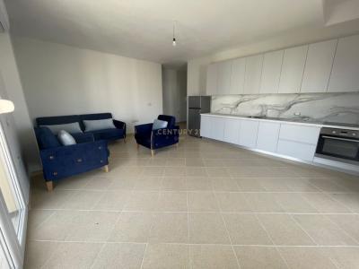 Porti, Vlorë, Albania