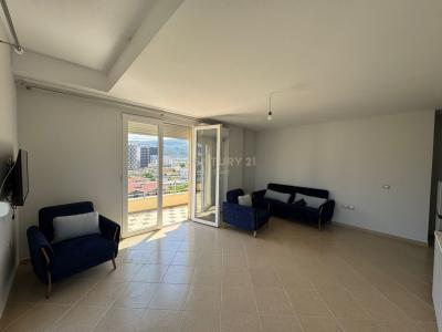 Porti, Vlorë, Albania