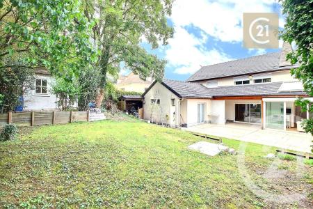 Coubron, Иль-де-Франс 93470, Франция