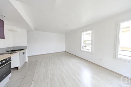 Ris Orangis, Île-de-France 91130, Pháp