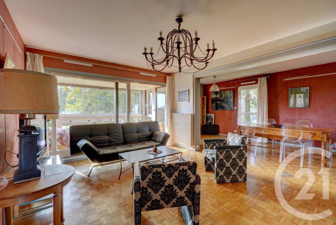 Champagne Au Mont D Or, Rhône-Alpes 69410, France