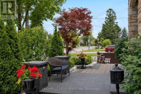 127 SULTANA AVENUE, Toronto (englemount-lawrence), Ontario M6A 1T6, Canada