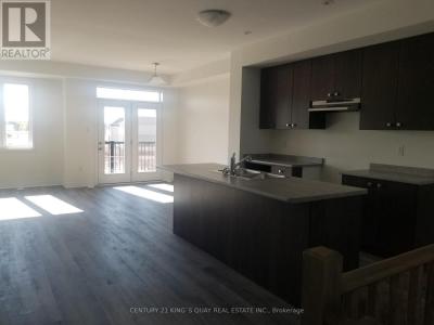 82 FEATHER ROAD, Welland (dain City), オンタリオ L3B 0P2, カナダ