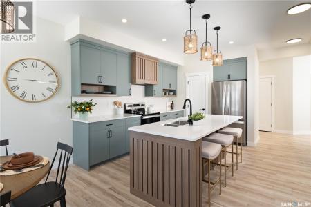 4768 FERNDALE CRESCENT, Regina, Saskatchewan S4V 4A3, Canada