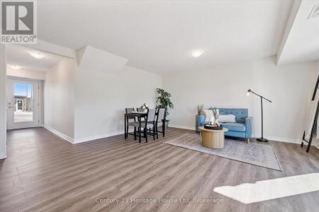 465 GARAFRAXA STREET WEST, Centre Wellington (fergus), Ontario N1M 0L6, Canada