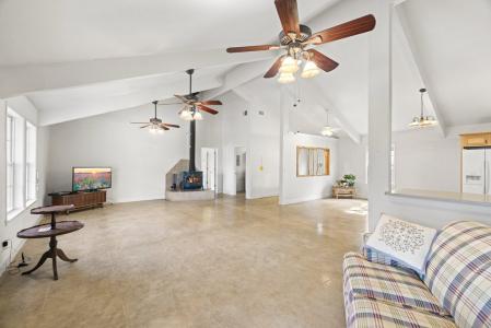 395 Connie Lane, Ingram, Texas 78025, Stati Uniti