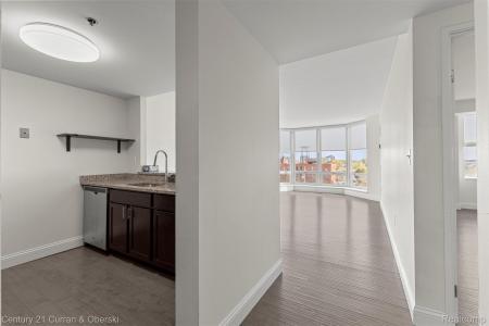 250 E Harbortown Drive , 708, Detroit, Michigan 48207, Estados Unidos