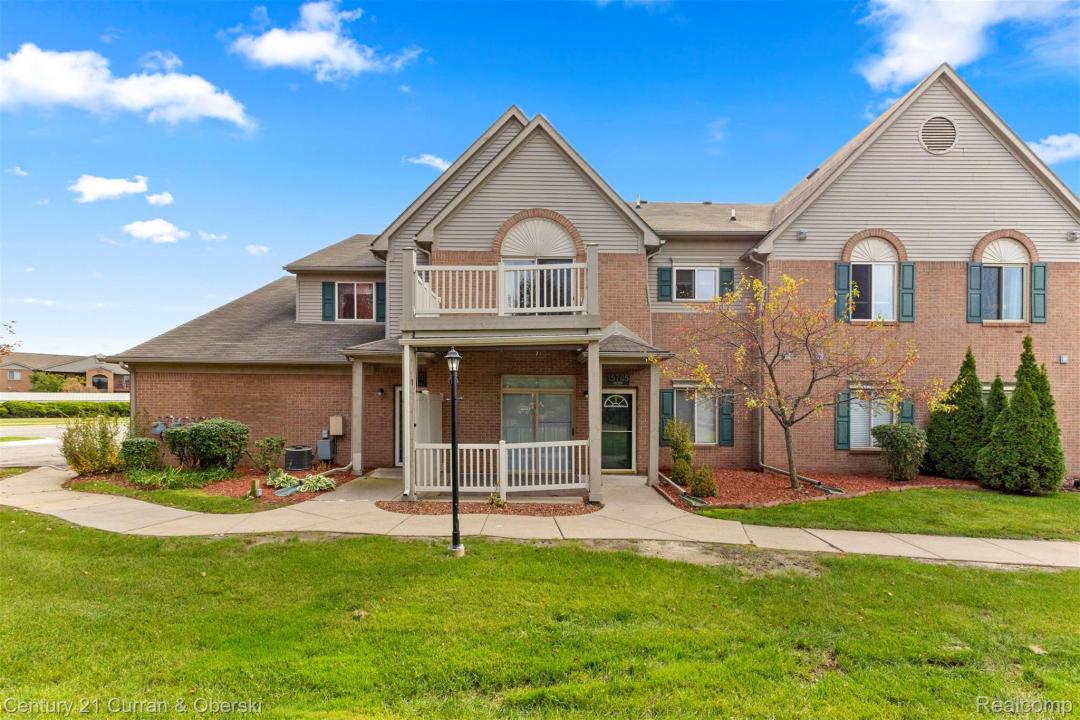 15705 Parkway Lane , 3, Southgate, Michigan 48195