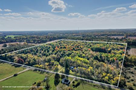 1765 W Fleck Road,, Six Lakes, Michigan 48886, Estados Unidos