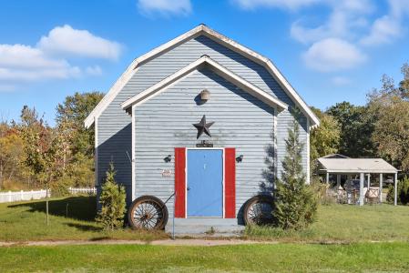 149 S Clark St., Six Lakes, Мичиган 48886, Соединенные Штаты